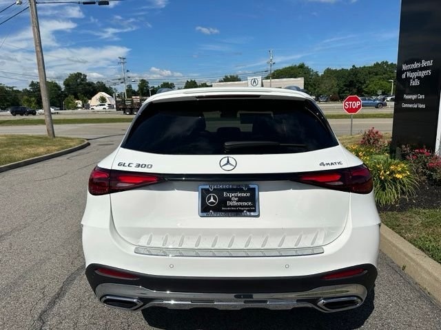 New 2026 Polar White Mercedes-Benz GLC 300 image 4