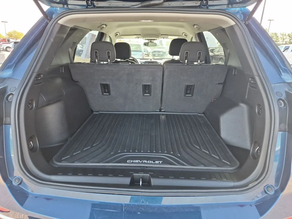 Used 2020 Pacific Blue Metallic Chevrolet LT image 6