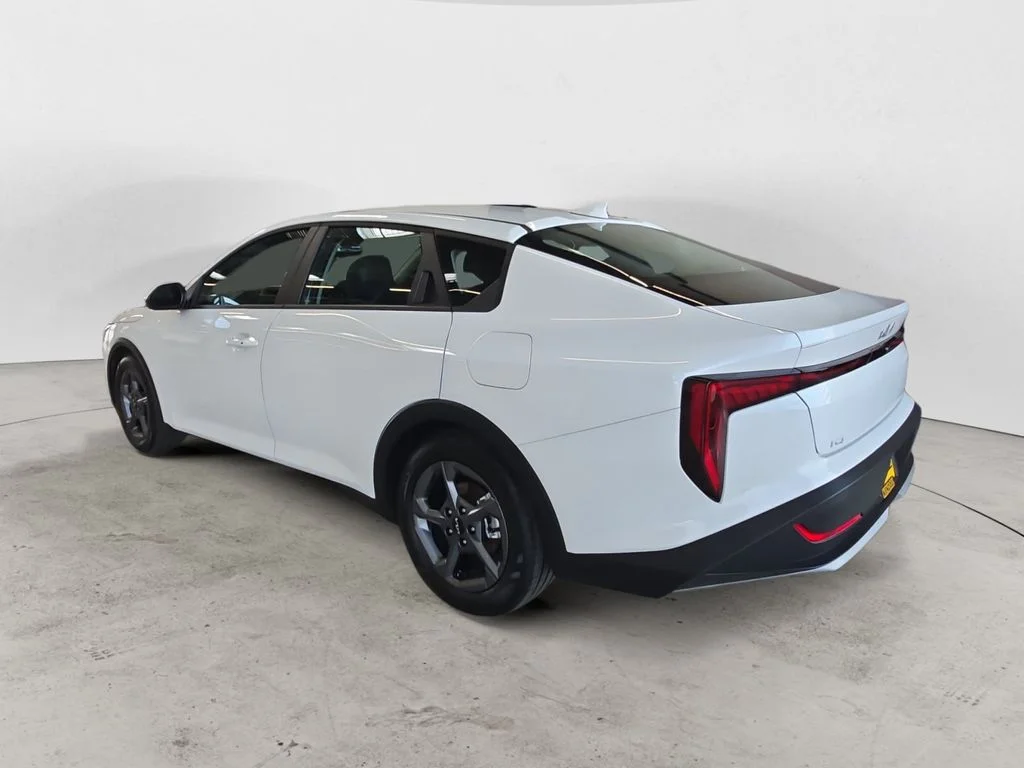 Used 2025 White Kia LXS image 7