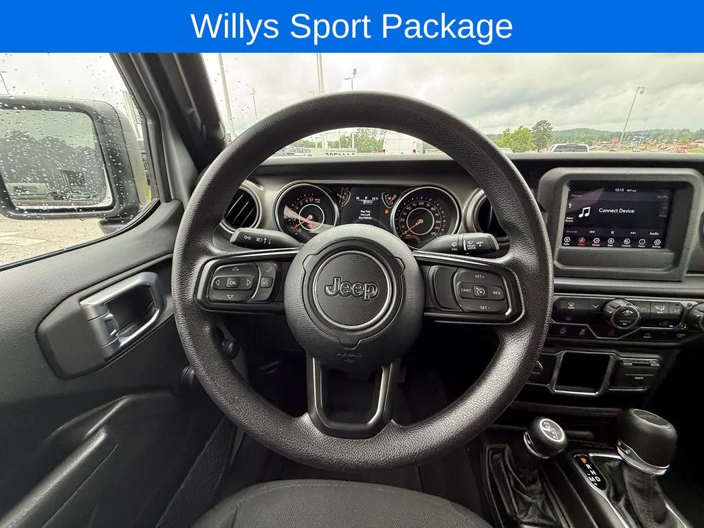 Used 2022 Silver Jeep Sport image 9