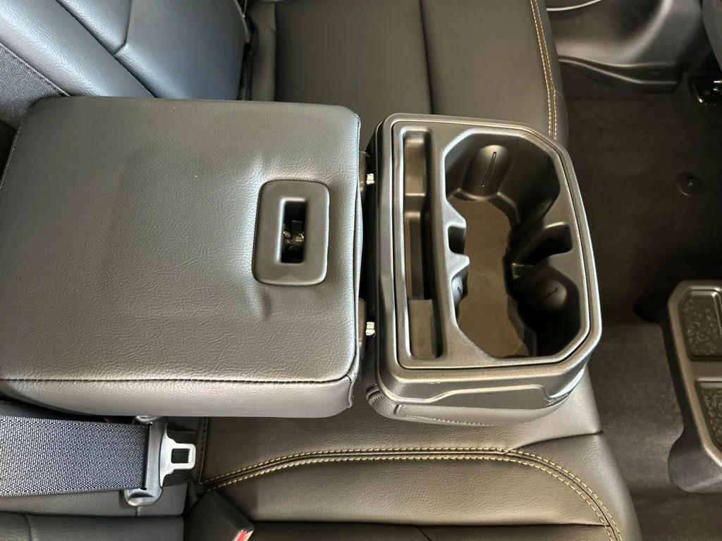 Used 2025 White Jeep Sahara image 30