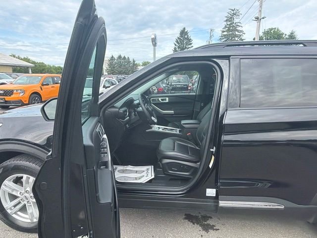 Used 2023 Black Ford XLT image 13
