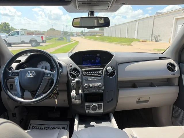 Used 2013  Honda EX-L image 25
