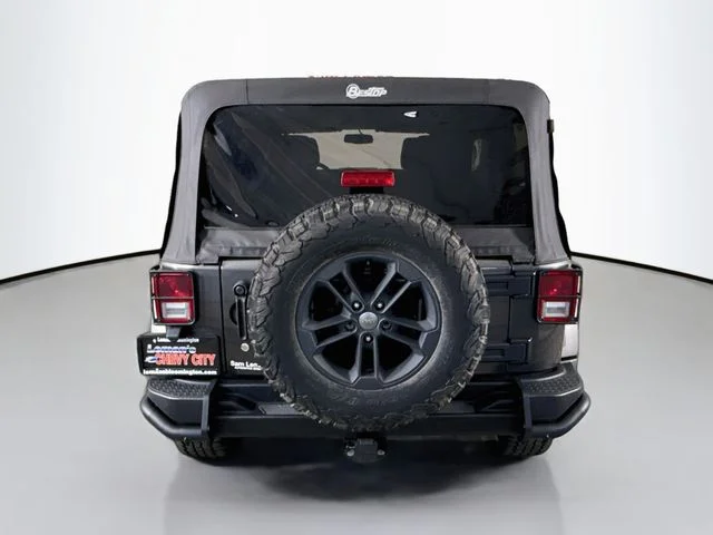 Used 2017 Gray Jeep Unlimited Sahara image 6