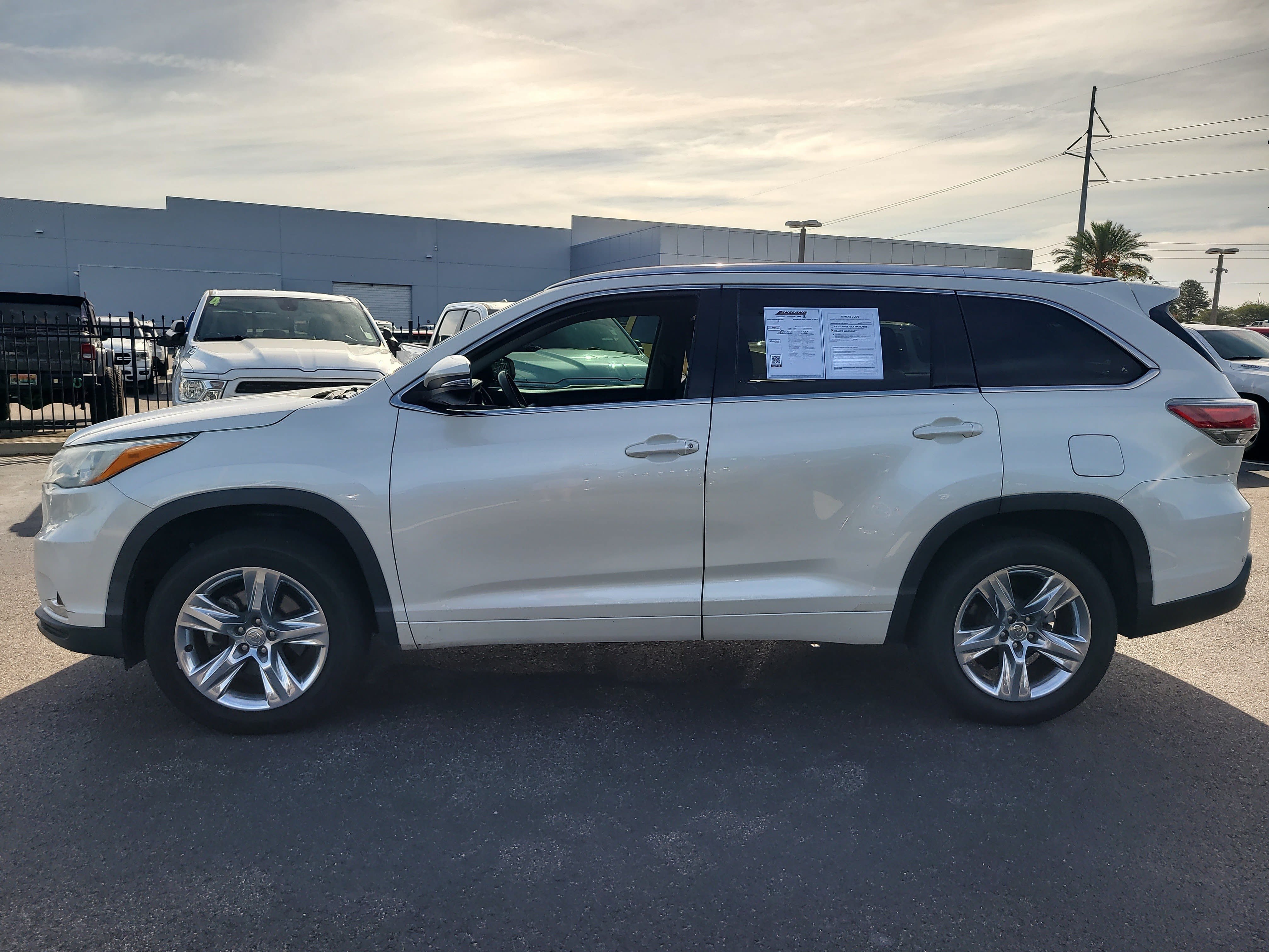 Used 2014 Blizzard Pearl Toyota Limited image 7
