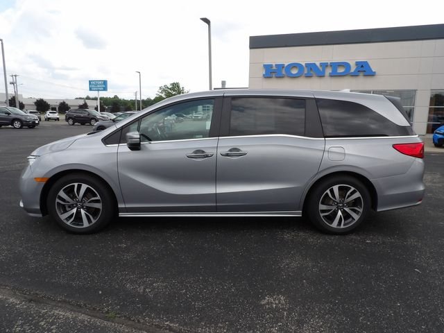 Used 2022 Lunar Silver Metallic Honda Touring image 4