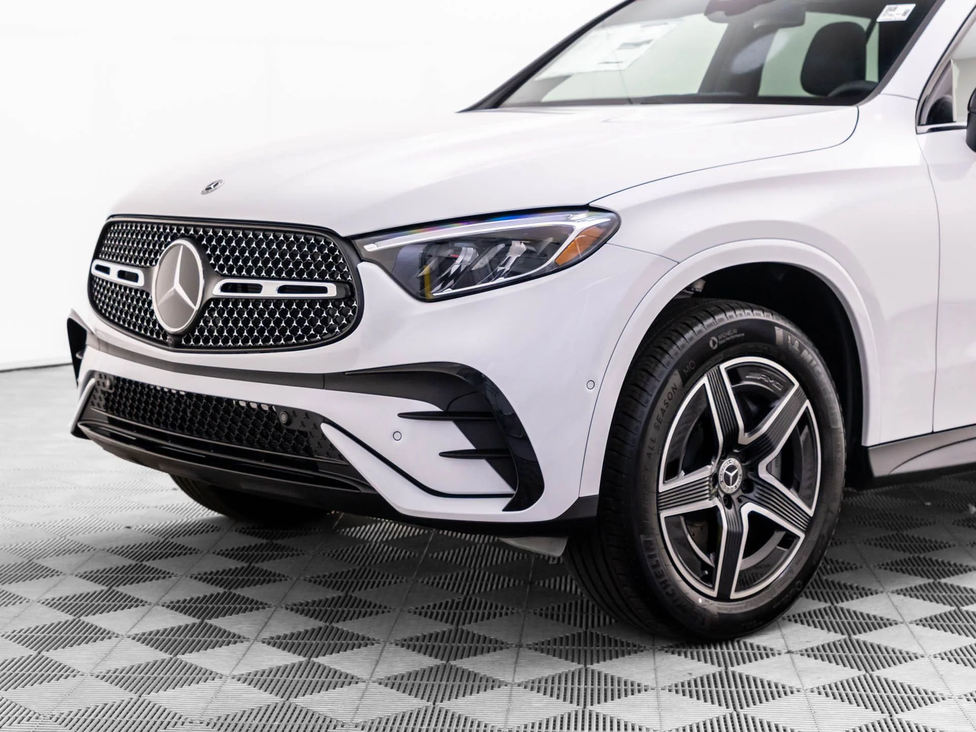 New 2026 White Mercedes-Benz GLC 300 image 40
