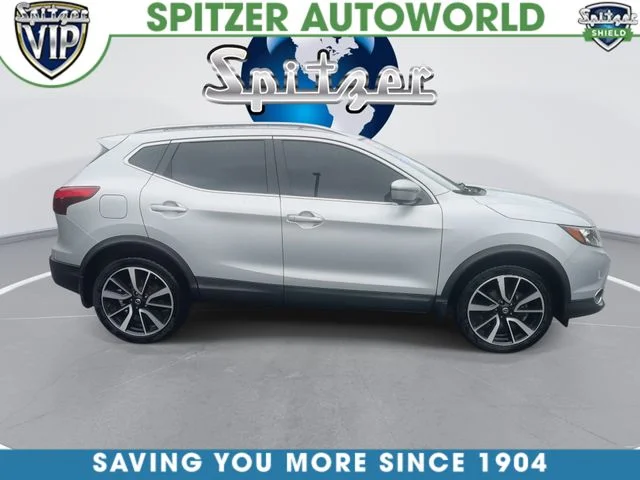 Used 2018 Silver Nissan SL image 11