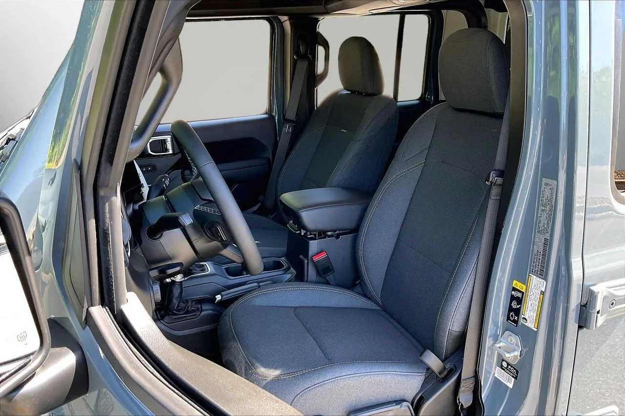New 2026 Anvil Clearcoat Jeep Sport S image 16