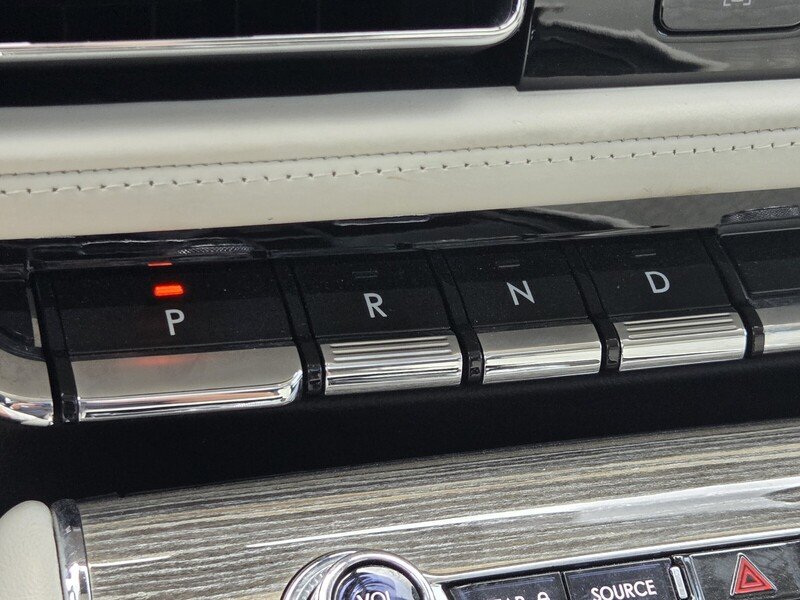 Used 2020 Black Metallic LINCOLN BLACK LABEL AWD image 30