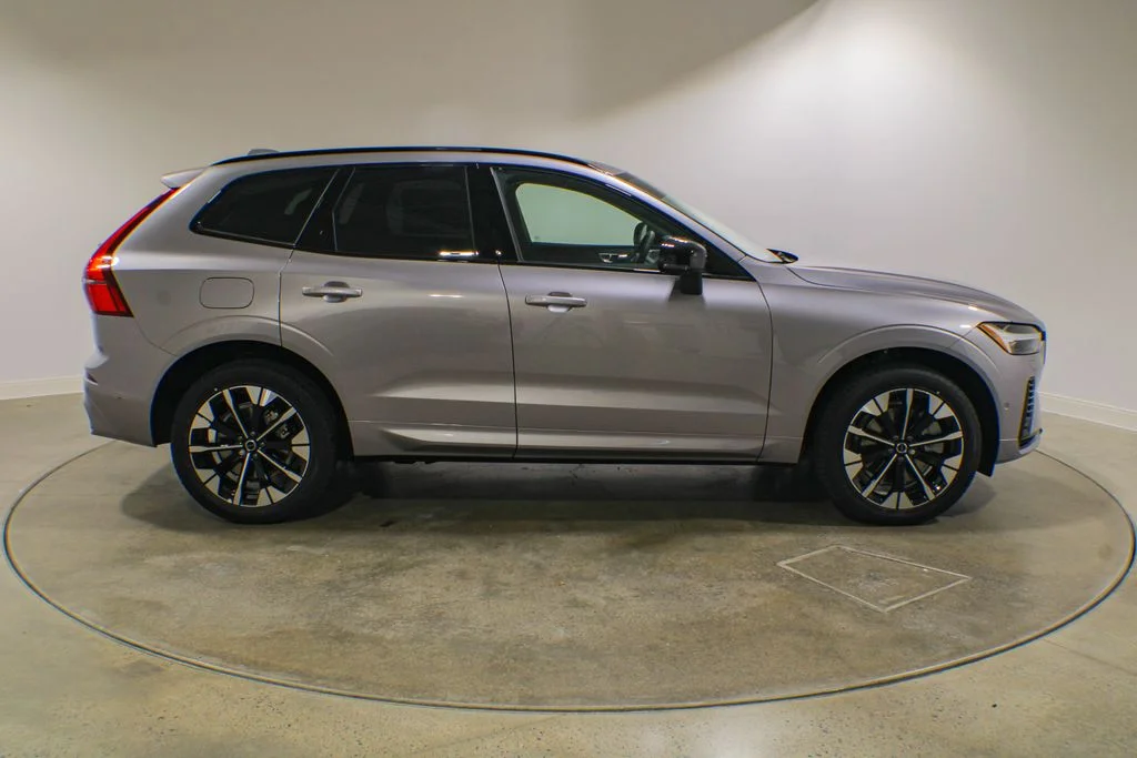 New 2026 Aurora Blue Volvo T8 Plus image 6