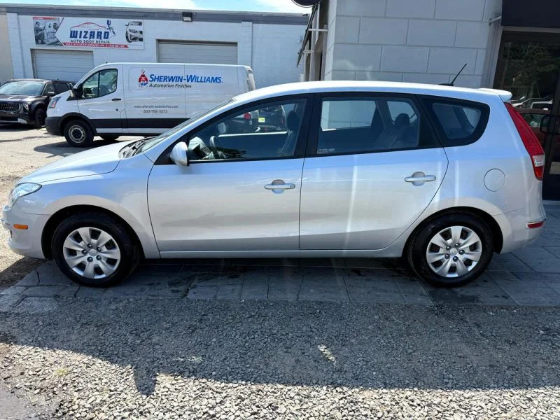 2011 Hyundai Elantra Touring GLS - Photo 9