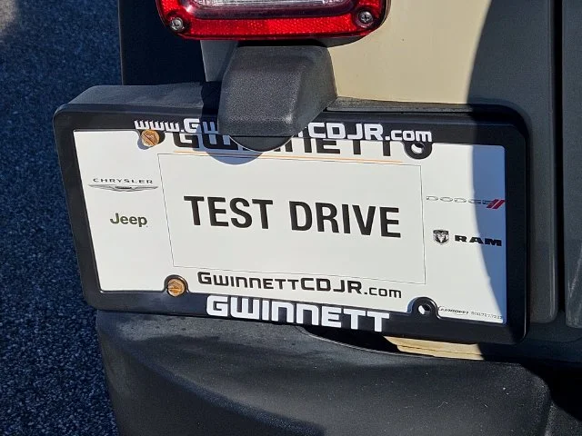 Used 2018  Jeep Unlimited Sport image 29