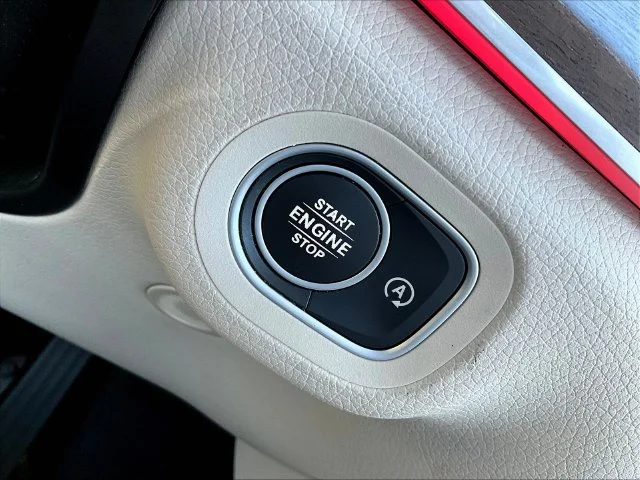 Used 2025 White Mercedes-Benz GLE 350 image 18