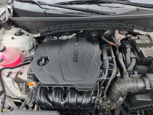 Certified Used 2023 White Hyundai SE image 27