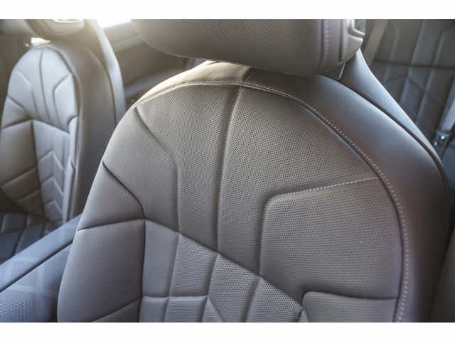 Used 2026 Frozen Deep Grey BMW 760i xDrive image 21