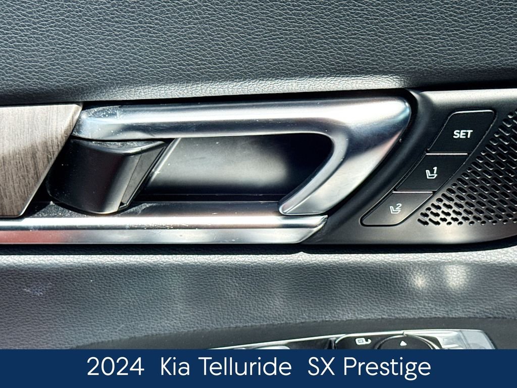 Used 2024 White Kia SX-Prestige image 18