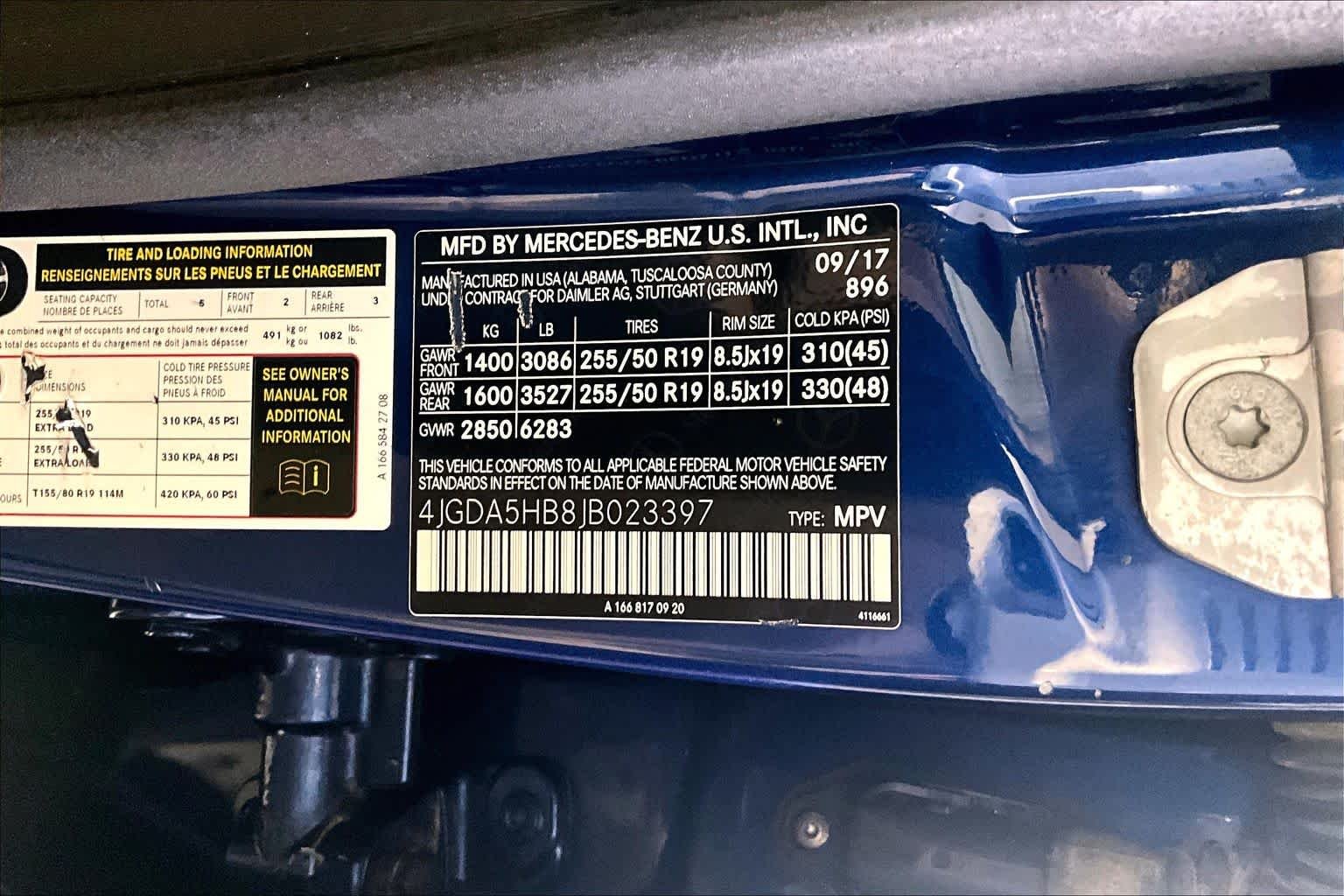 Used 2018 Brilliant Blue Metallic Mercedes-Benz GLE 350 image 34