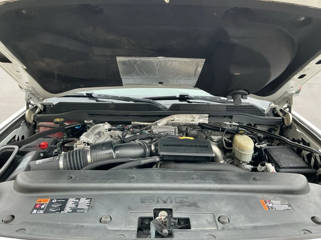 Used 2018 White GMC SLT image 24
