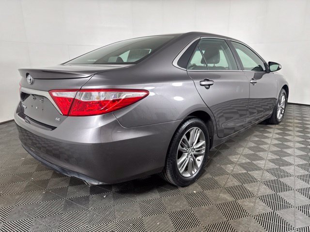 Used 2016 Gray Toyota SE image 3
