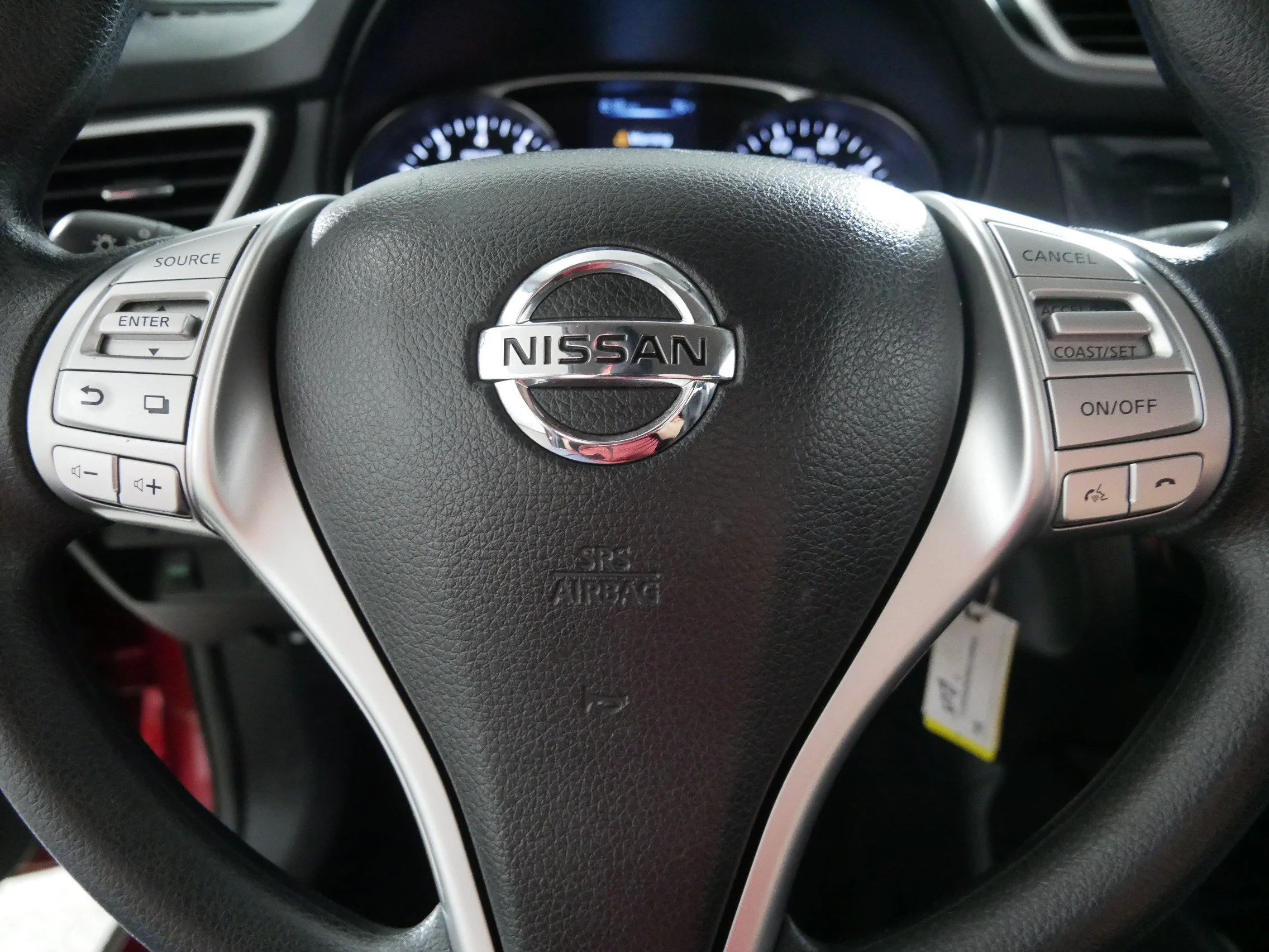 Used 2016 Cayenne Red Nissan S image 25