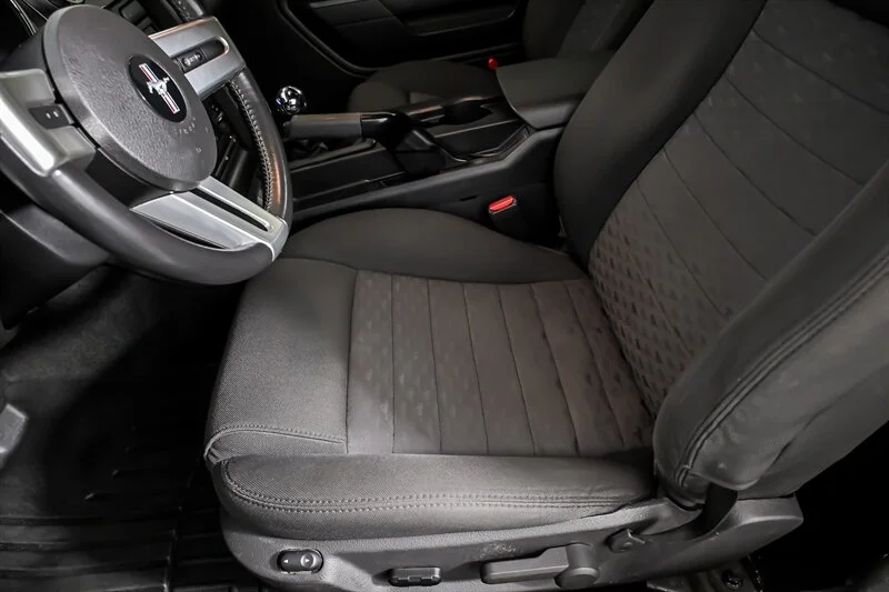 Used 2007 Black Clearcoat Ford GT Premium image 14