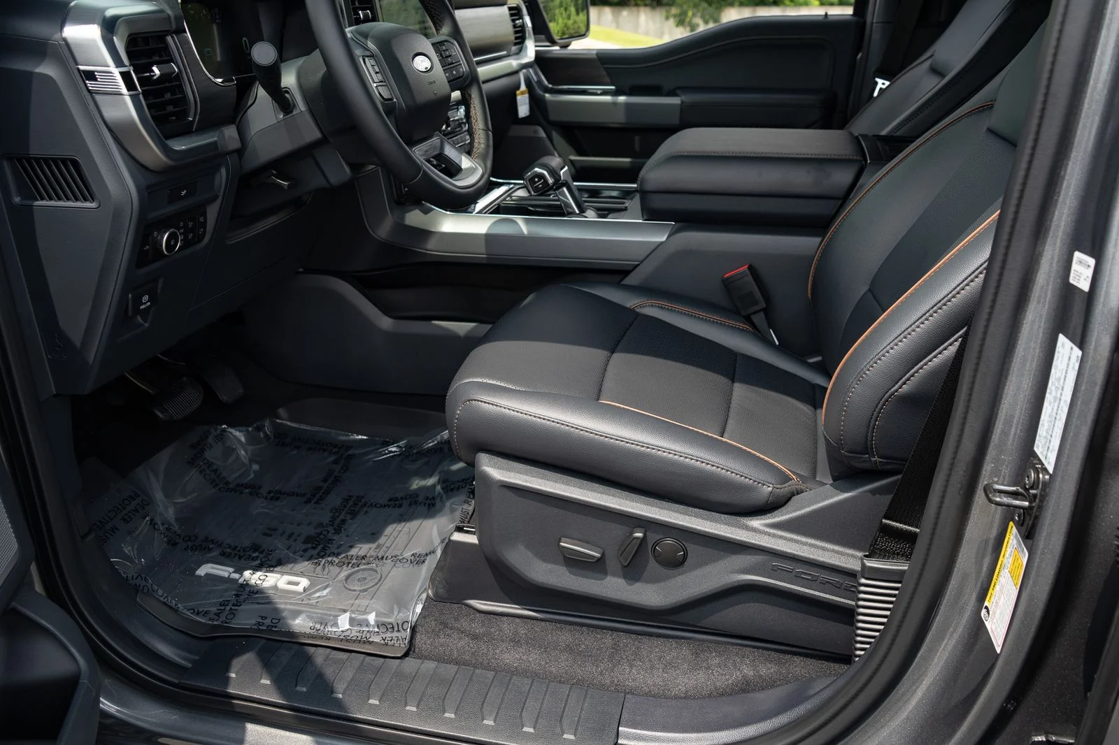 New 2026 Carbonized Gray Metallic Ford Lariat® image 17