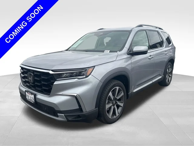 2025 Honda Pilot Touring 2WD's photo