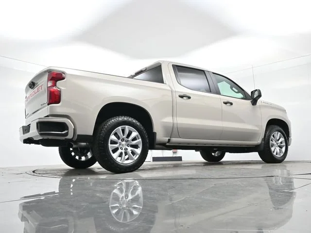 Used 2026 White Sands Chevrolet Custom image 27