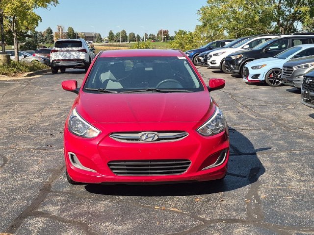 Used 2017 Red Hyundai SE image 2