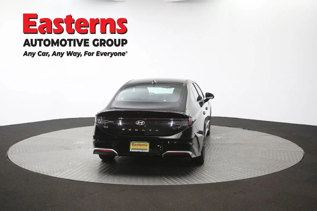 Used 2024 Black Hyundai SEL image 38