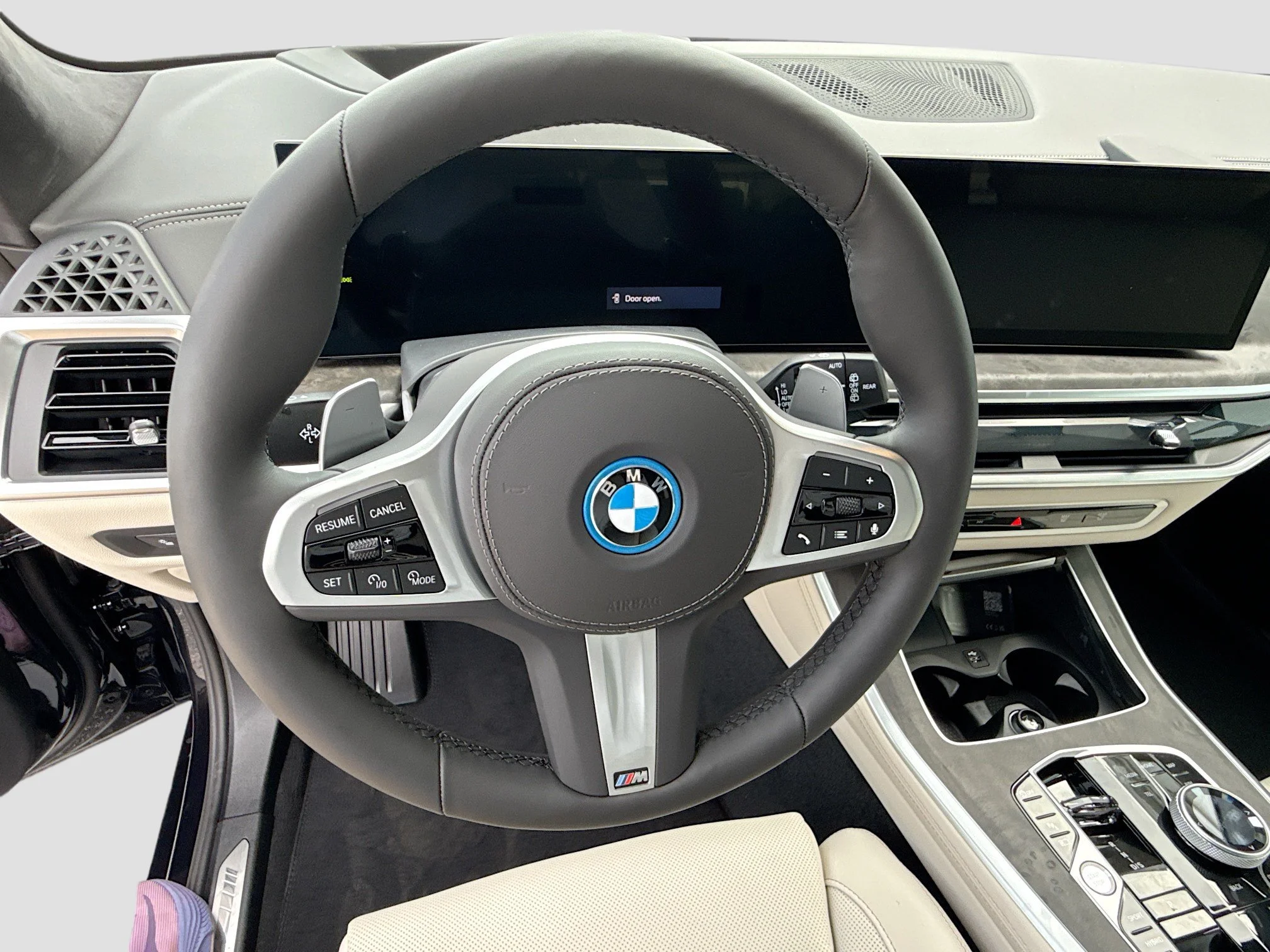 New 2026 Carbon Black Metallic BMW xDrive50e image 40