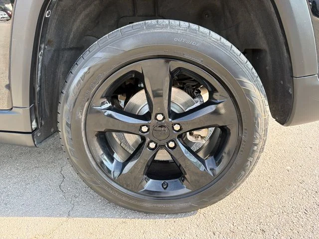 Used 2023 Black Jeep Limited image 31