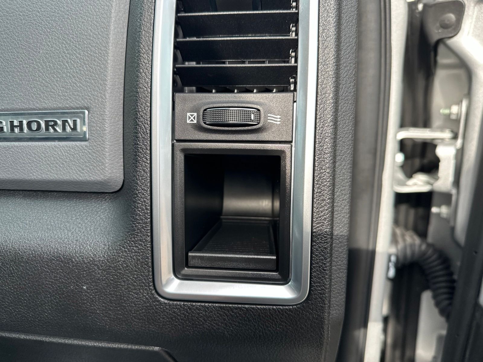 Used 2017 Silver Ram Big Horn image 43