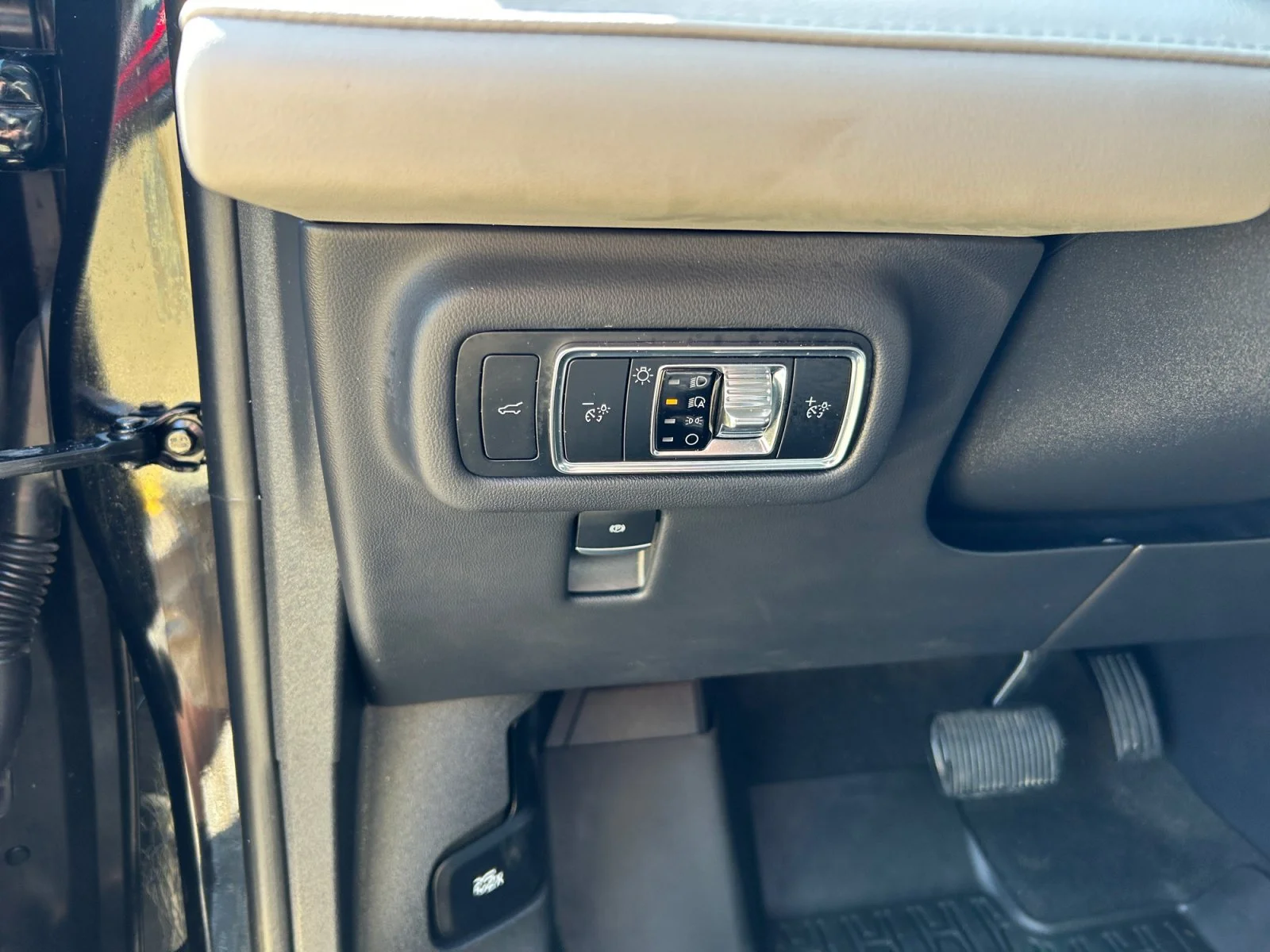 Used 2025 BLACK Lincoln PREMIERE AWD image 16