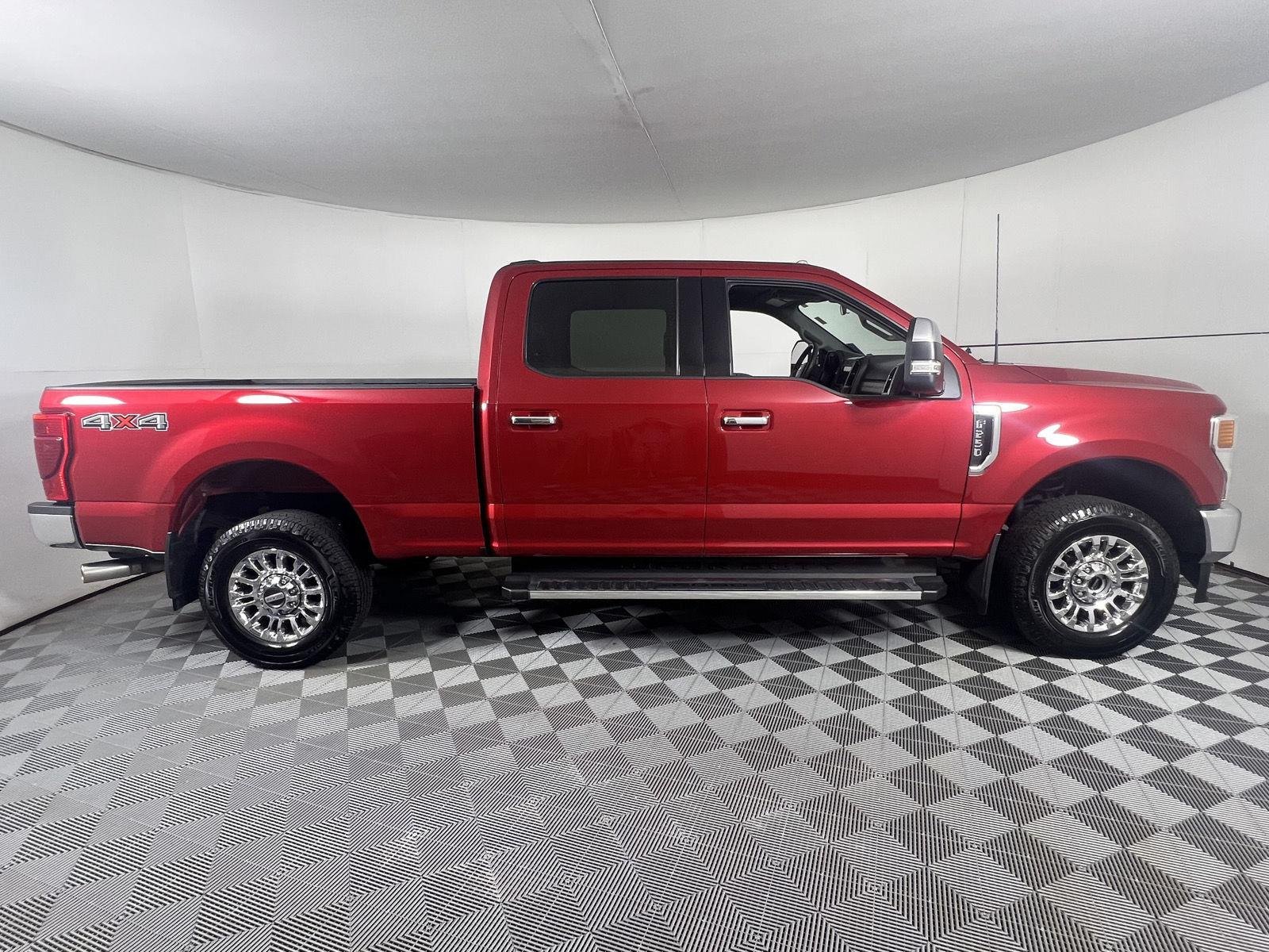 Used 2022 Rapid Red Metallic Tinted Clearcoat Ford XLT image 11