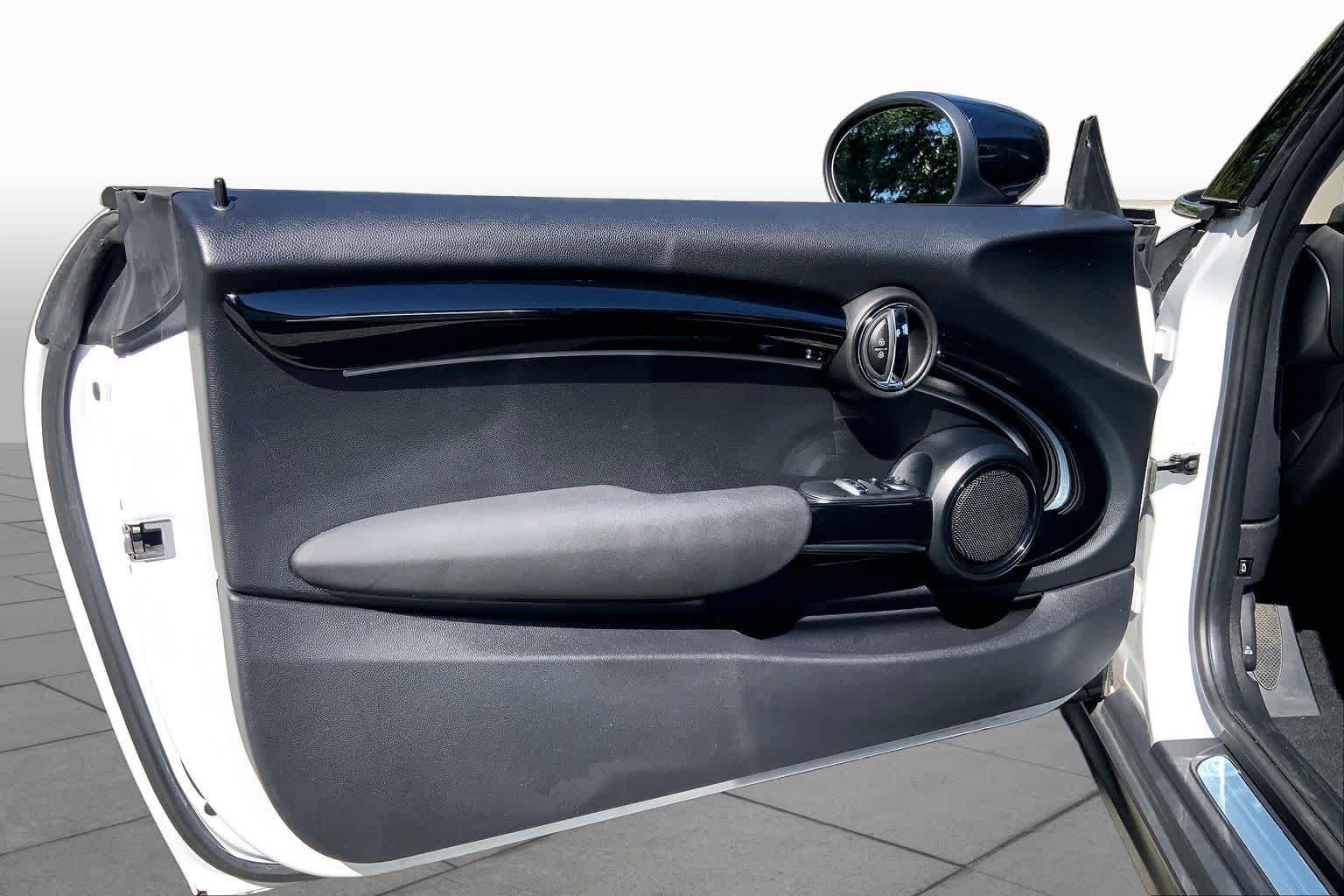 2024 MINI Hardtop 2 Door Base - Photo 21