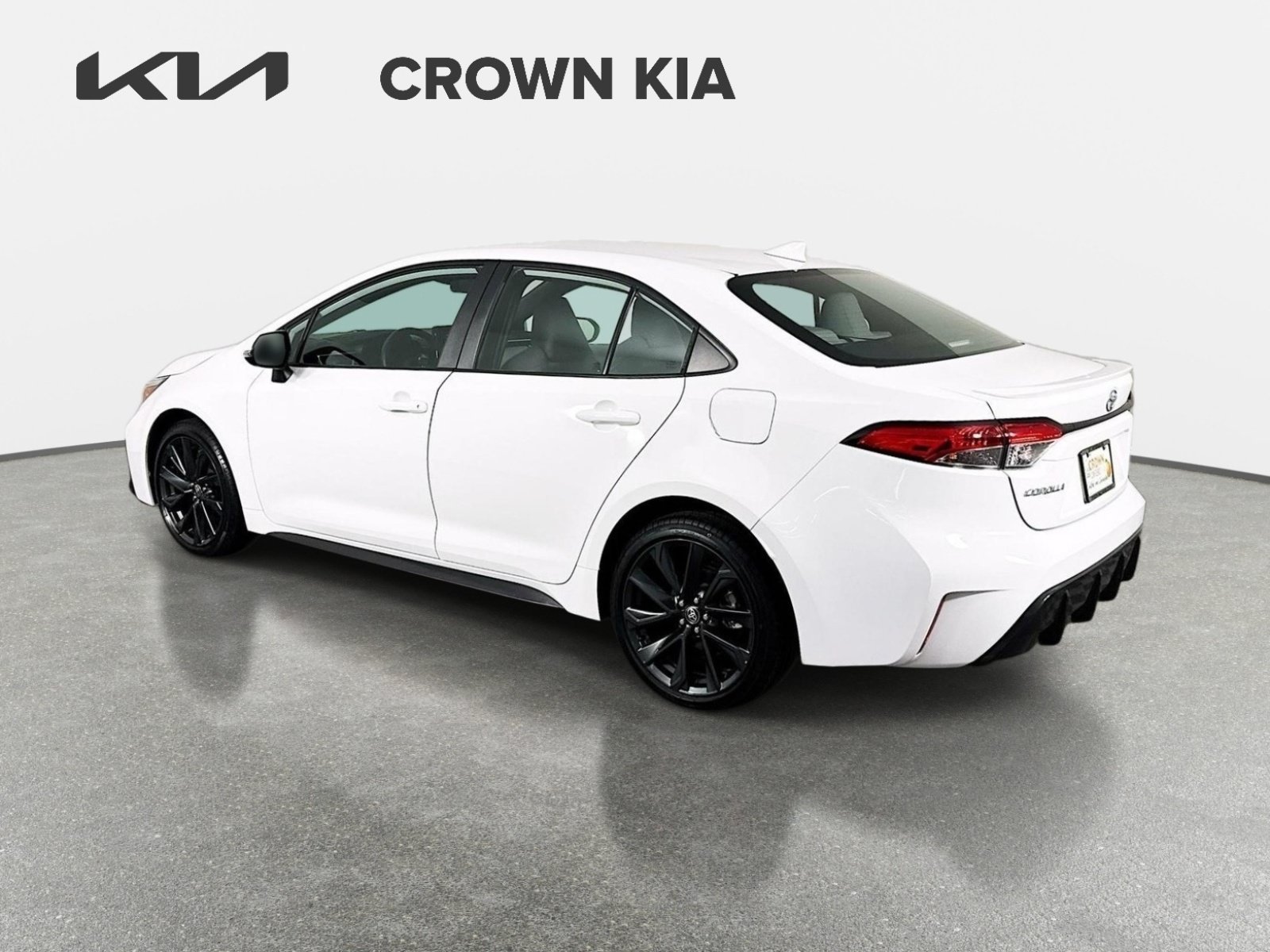 Used 2024 Ice Toyota SE image 7