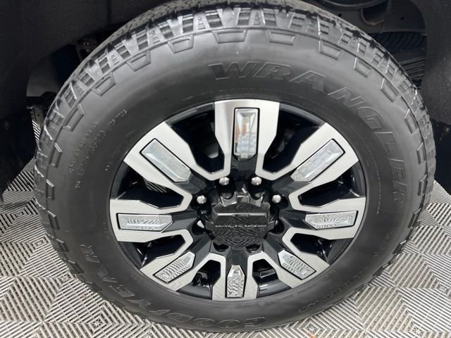 Used 2024 Silver GMC Denali image 10