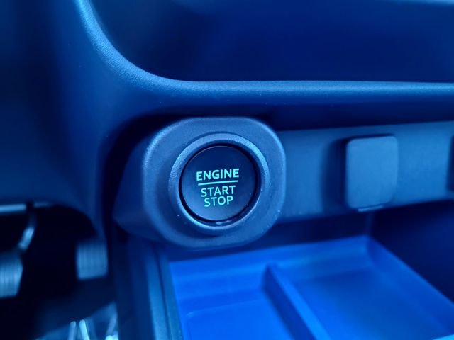 Used 2025 Blue Ford XLT image 17
