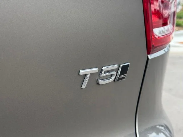 Used 2022 Gray Volvo T5 Inscription image 23