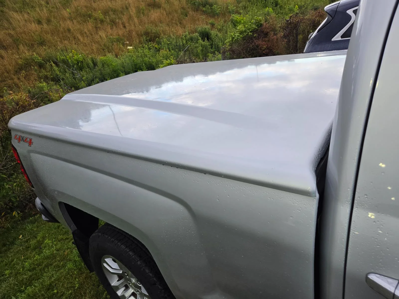 Used 2015 SILVER ICE METALLIC Chevrolet LT image 6