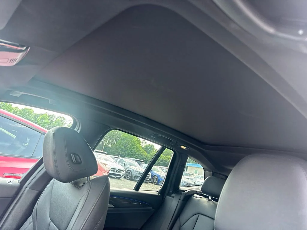 Used 2021 White BMW sDrive30i image 4