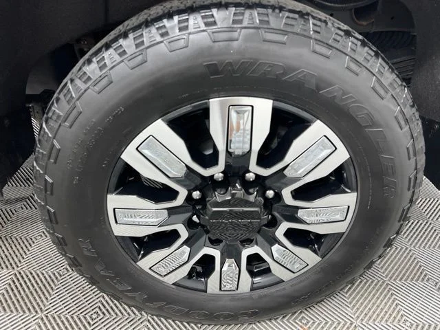 Used 2024 Silver GMC Denali image 10