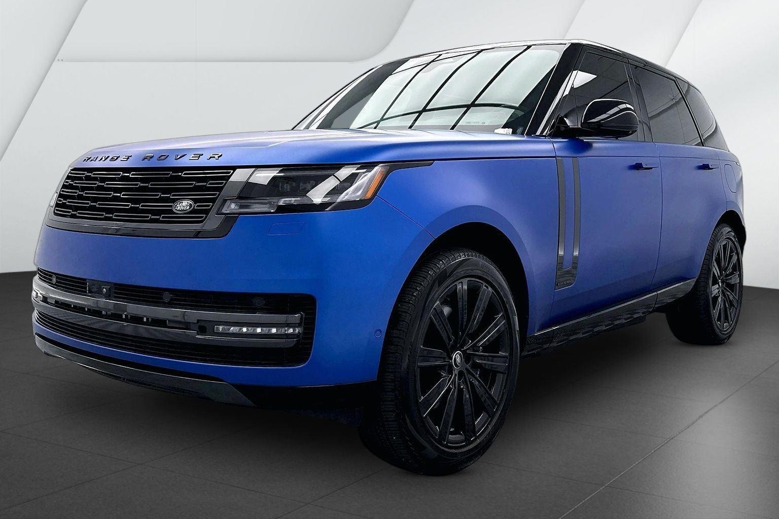 Used 2025 Velocity Blue in Satin Finish Land Rover Autobiography image 3