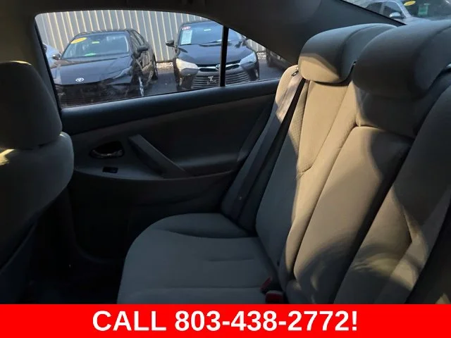 Used 2009 Silver Toyota  image 11