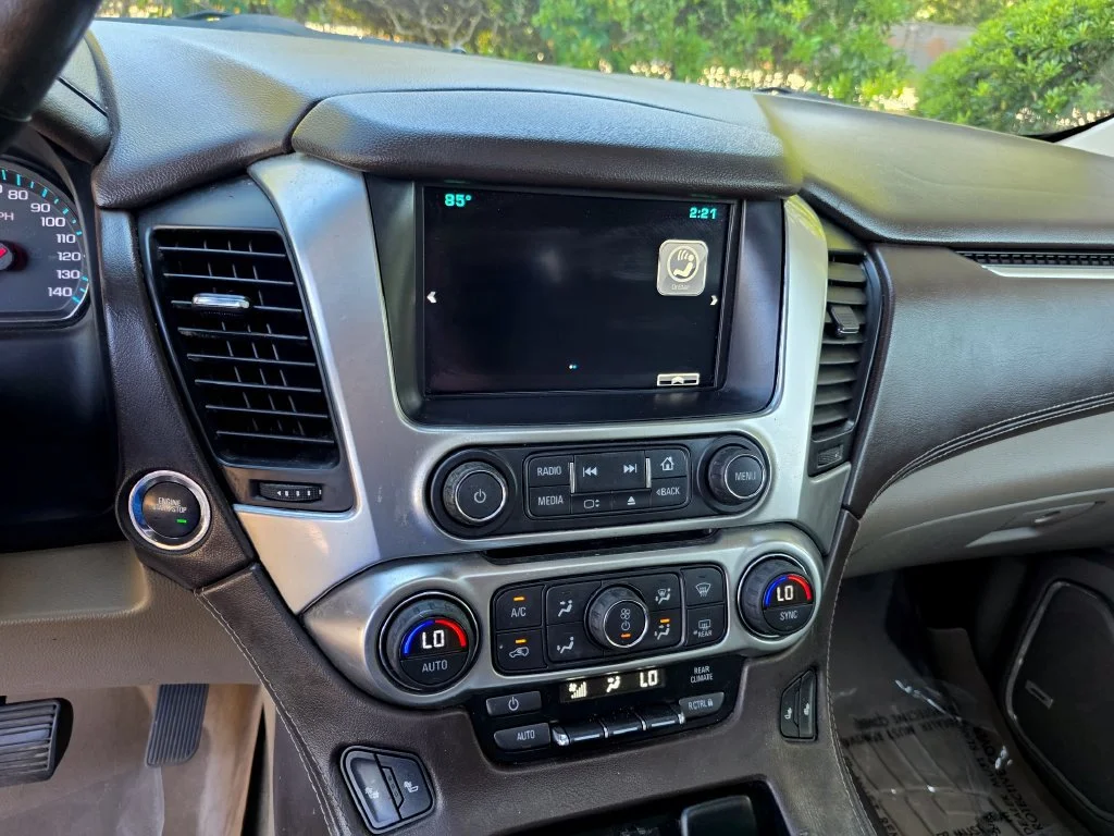 Used 2015 TUNGSTEN METALLIC Chevrolet LT image 17