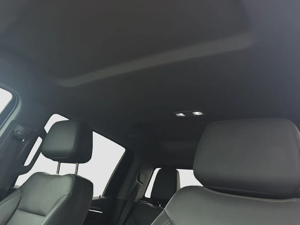 Used 2022 White GMC SLT image 7