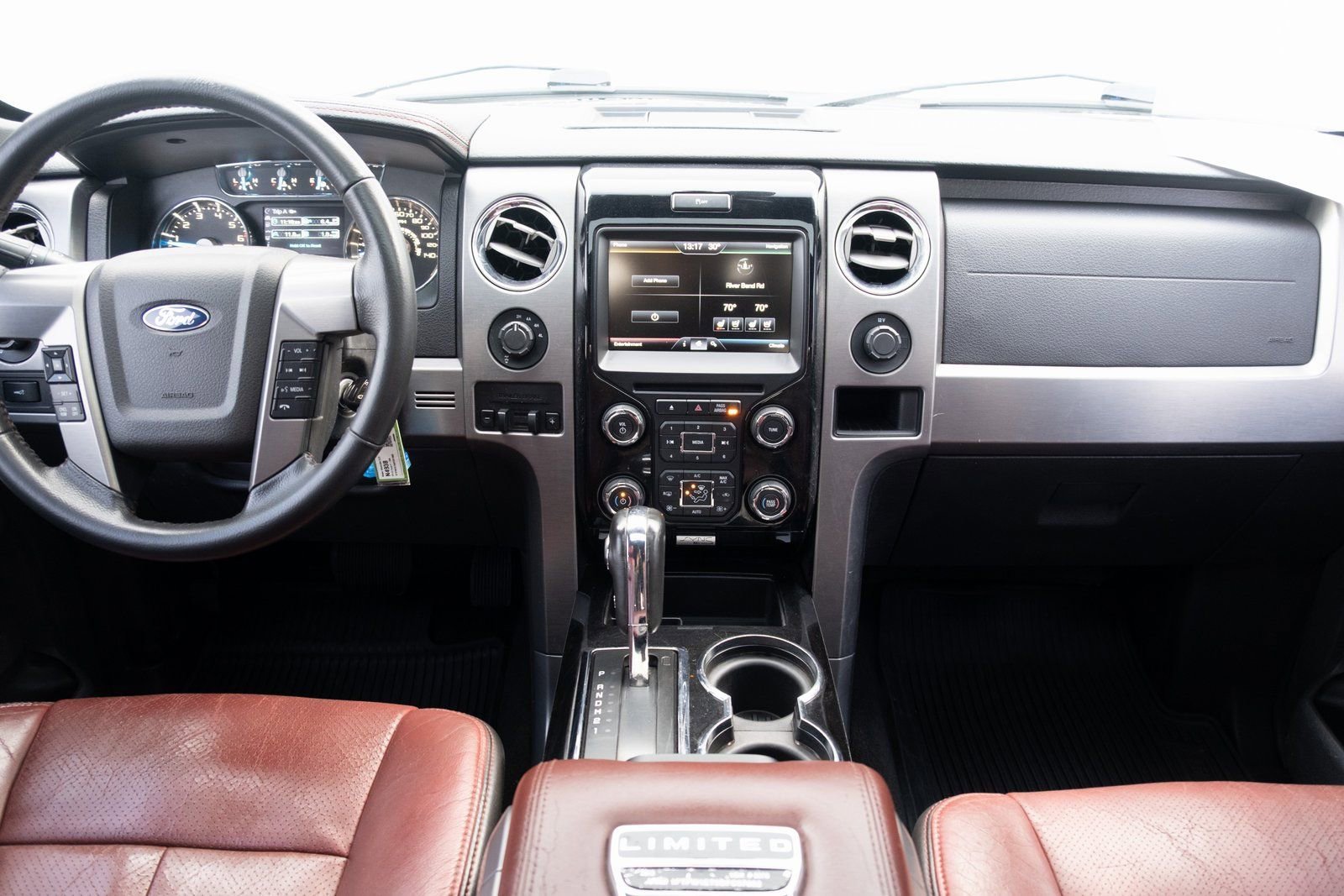 Used 2013  Ford Limited image 21