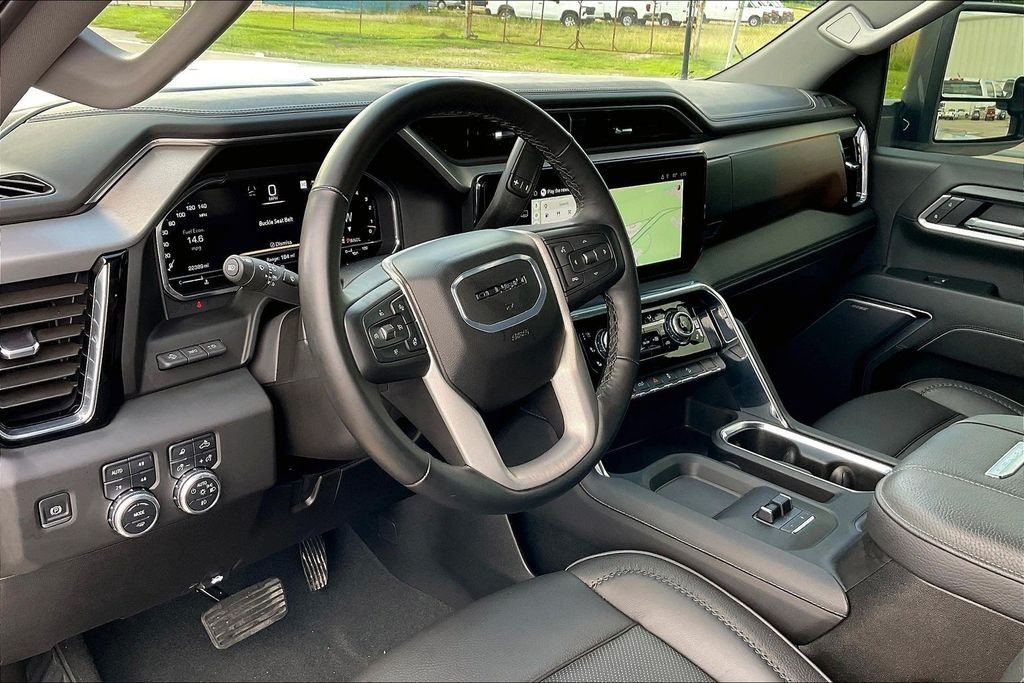 Used 2025 White GMC Denali image 14